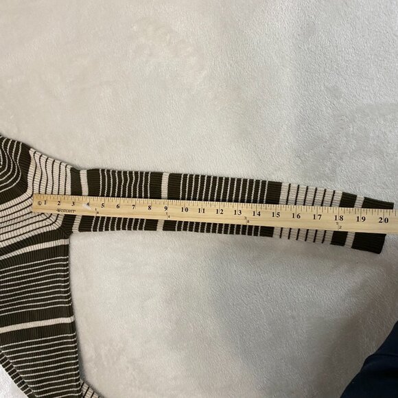 Romeo and Juliet Couture Olive Tan lace Up Long Sleeve Top Rayon - Size Medium - Picture 9 of 9